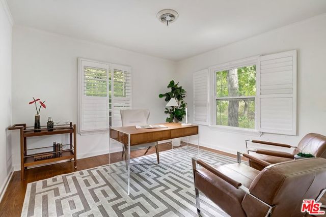 2541 Park Oak Drive, Los Angeles CA: https://media.crmls.org/mediaz/e25d14b9-e114-412b-8a0b-963e24086fcc.jpg