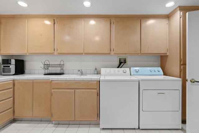 29 Kite Hill Road, Santa Cruz CA: https://media.crmls.org/mediaz/e25d8d7e-f156-4ddd-87e0-076061c3931b.jpg