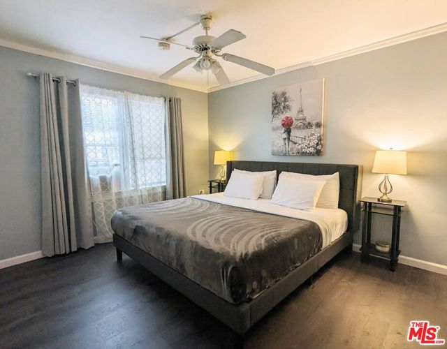 606 N Alta Vista Boulevard, Los Angeles CA: https://media.crmls.org/mediaz/e25e5d23-e8d6-4803-8a70-f231043a104f.jpg