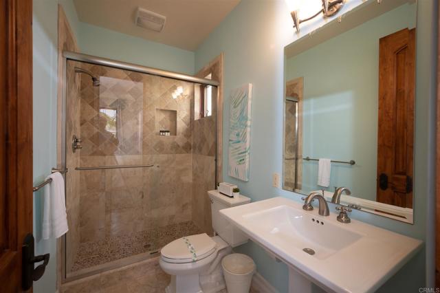 Detail Gallery Image 14 of 36 For 5556 Calumet Ave, La Jolla,  CA 92037 - 3 Beds | 3/1 Baths