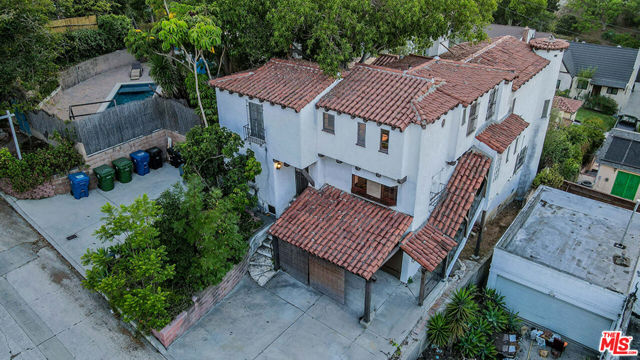 3131 & 3135 Oakcrest Drive, Los Angeles CA: https://media.crmls.org/mediaz/e25efd12-20ea-4c1b-bb0c-08781db50294.jpg