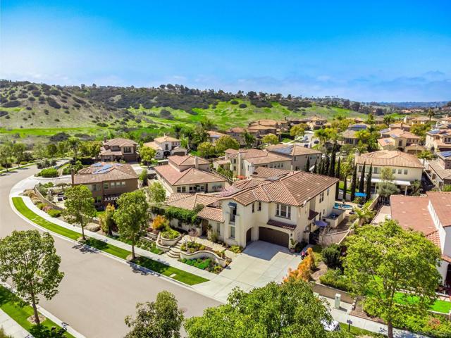 278 Avenida Loretta, Chula Vista CA: https://media.crmls.org/mediaz/e25f1cf0-74fd-4e2e-b6aa-e4191584c791.jpg