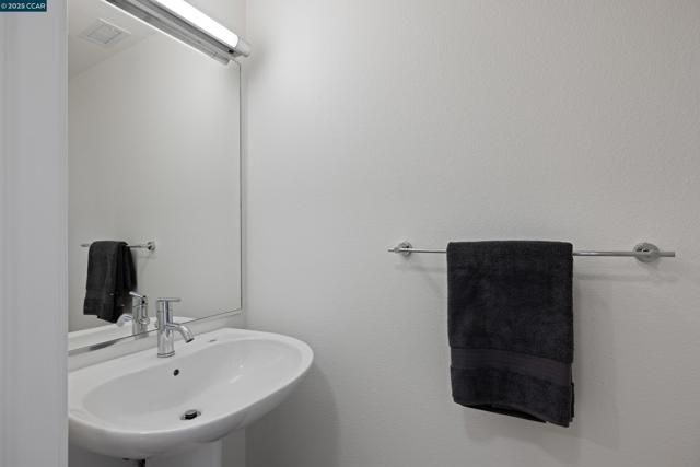 1655 N California Blvd, Walnut Creek CA: https://media.crmls.org/mediaz/e25f9a3b-a53a-4f3b-b68b-eed8df566f99.jpg