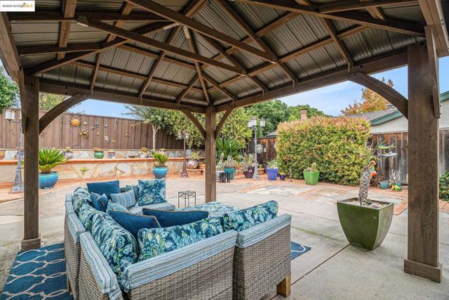 410 Kevin Ct, San Ramon CA: https://media.crmls.org/mediaz/e2605b6c-9535-4817-b86a-155b5b978f82.jpg