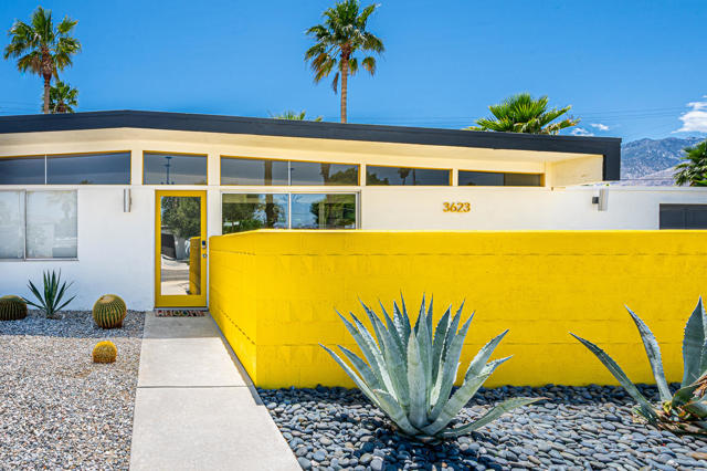 3623 E Avenida Fey Norte, Palm Springs CA: https://media.crmls.org/mediaz/e260b253-d594-4afb-9860-e316fb51e0f4.jpg