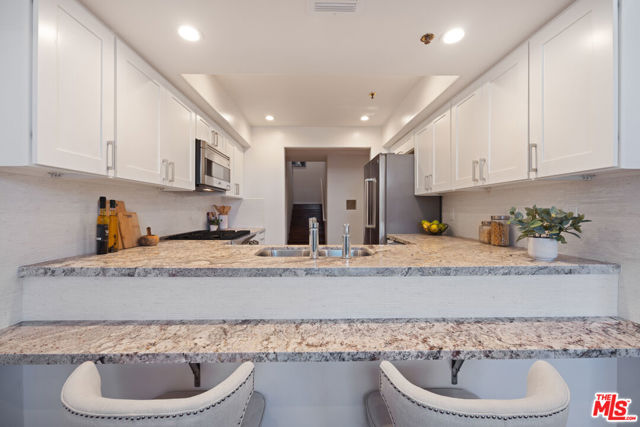 Drew Fenton | 12011 Goshen Avenue Los Angeles CA | MLS: 7095692