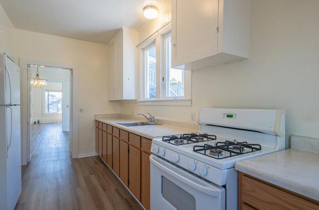 206 Cypress Avenue, Pacific Grove CA: https://media.crmls.org/mediaz/e262014f-2666-4b39-9462-b2a64eafad63.jpg