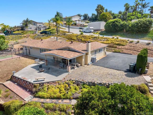 12220 Valhalla Drive, Lakeside CA: https://media.crmls.org/mediaz/e263b6dc-8573-497d-a7c4-601d92bfa96c.jpg