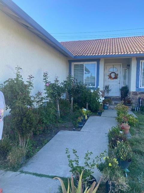 55 Carmel Way, Tracy CA: https://media.crmls.org/mediaz/e263bc1b-07b0-4e14-8849-6f7508fb6d11.jpg