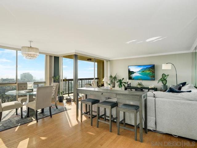 Image 7 of 44 For 666 Upas St  1504