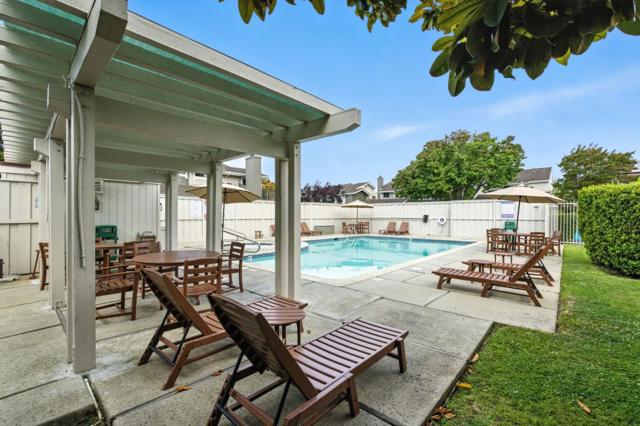 588 Marlin Court, Redwood City CA: https://media.crmls.org/mediaz/e264154f-45c3-40d9-955d-0fa4cd81ce55.jpg