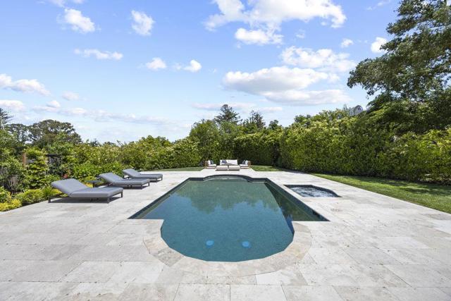 1095 Macadamia Drive, Hillsborough CA: https://media.crmls.org/mediaz/e26499f5-d4dc-4658-bdfb-ca3341e99baf.jpg