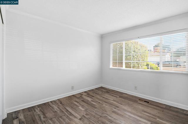 931 N Camino Alto Drive, Vallejo CA: https://media.crmls.org/mediaz/e26515c0-4703-485f-896b-e6c06f813ff0.jpg