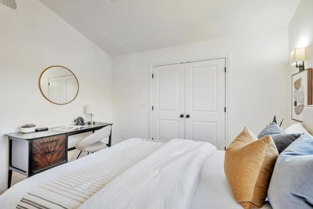 1601 Kentfield Avenue, Redwood City CA: https://media.crmls.org/mediaz/e26528cb-609b-4f8c-924c-602ec4d3e8d9.jpg