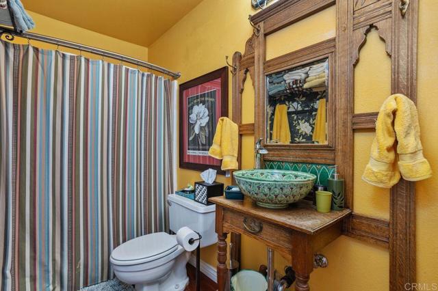 Detail Gallery Image 19 of 39 For 1110 Ballata Ct, Vista,  CA 92081 - 3 Beds | 2/1 Baths