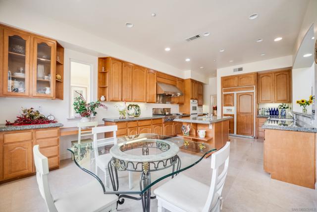 1964 Tracy Ct, Fallbrook CA: https://media.crmls.org/mediaz/e2665660-f86d-41ec-837f-454c4ec4799d.jpg