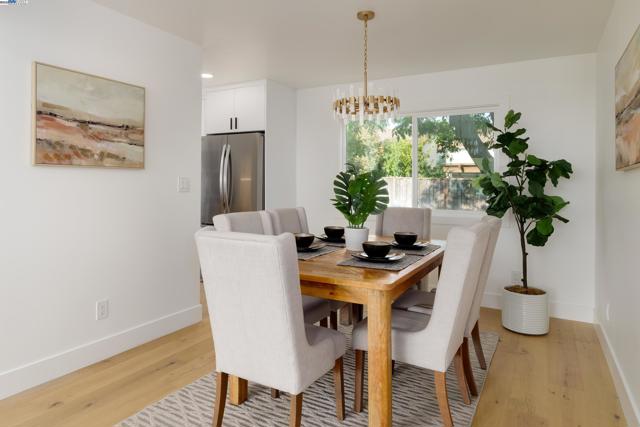 1984 Brooktree Way, Pleasanton CA: https://media.crmls.org/mediaz/e2666027-613b-41d4-a921-9609eb930a8c.jpg