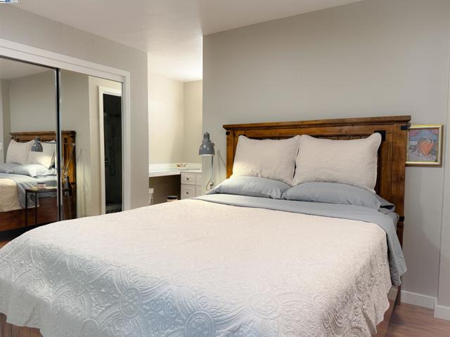 148 Ascot Ct, Moraga CA: https://media.crmls.org/mediaz/e2666e85-d0c3-457e-8fdd-6ebcb0c0b3cb.jpg