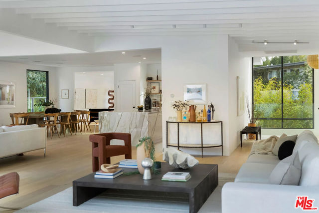 2600 Zorada Drive, Los Angeles CA: https://media.crmls.org/mediaz/e2667726-7ce6-4ea3-8fa3-d32ae0b6a6c6.jpg