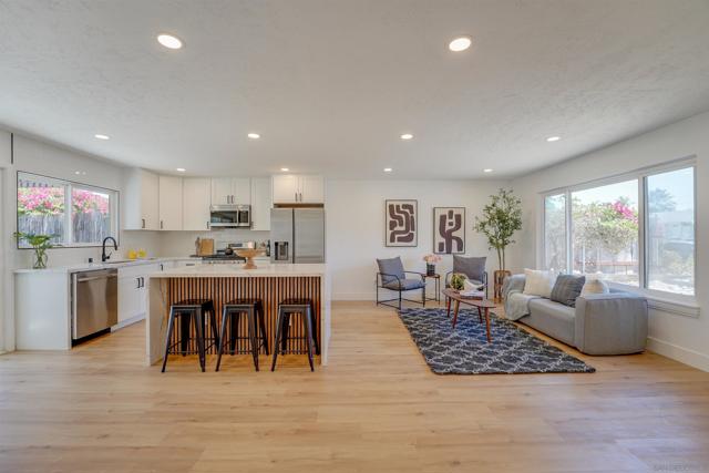 8896 Belfast Cir, San Diego CA: https://media.crmls.org/mediaz/e266e6df-cf2e-48a5-b020-7c42a11aec75.jpg