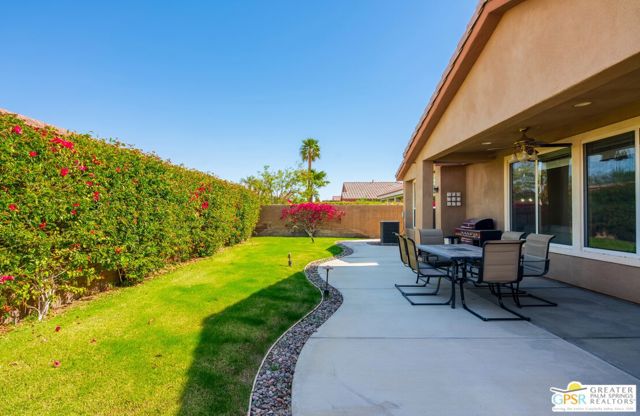 81804 Daniel Drive, La Quinta CA: https://media.crmls.org/mediaz/e267197d-d84b-427a-a11e-304324de3069.jpg