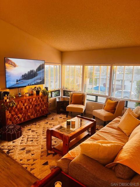 519 minnesota st, Fallbrook CA: https://media.crmls.org/mediaz/e267ed89-ff03-4a8c-82ef-3d87e5f88b69.jpg