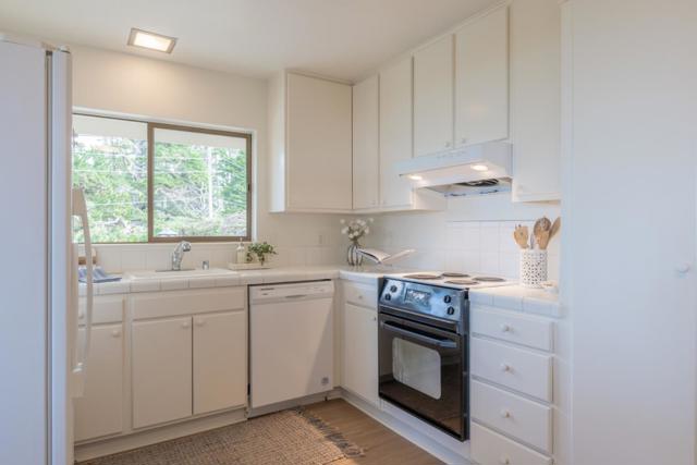 56 Skyline Crest Drive, Monterey CA: https://media.crmls.org/mediaz/e268610d-7090-47f4-88d5-96ee5ff797bf.jpg