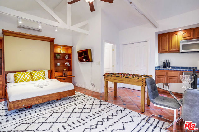 1607 N Vista Street, Los Angeles CA: https://media.crmls.org/mediaz/e268c5c4-fe27-45bf-8c8f-487d573e3a92.jpg