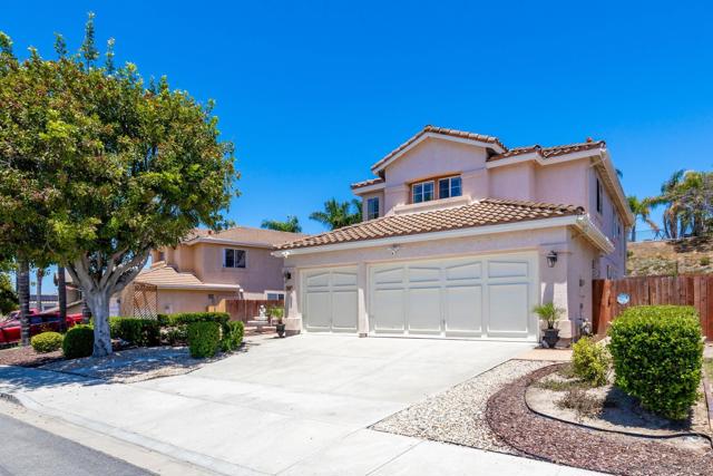 838 Masters Dr, Oceanside CA: https://media.crmls.org/mediaz/e2690665-19e9-4686-9634-ca591c91e673.jpg