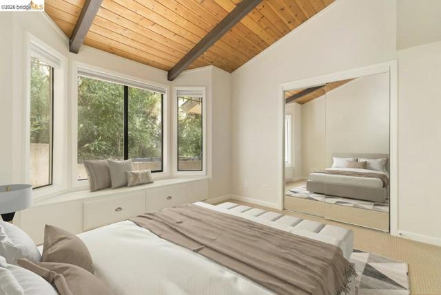 1881 Grand View Drive, Oakland CA: https://media.crmls.org/mediaz/e2696397-b117-46bf-91de-5cdbd35d7218.jpg