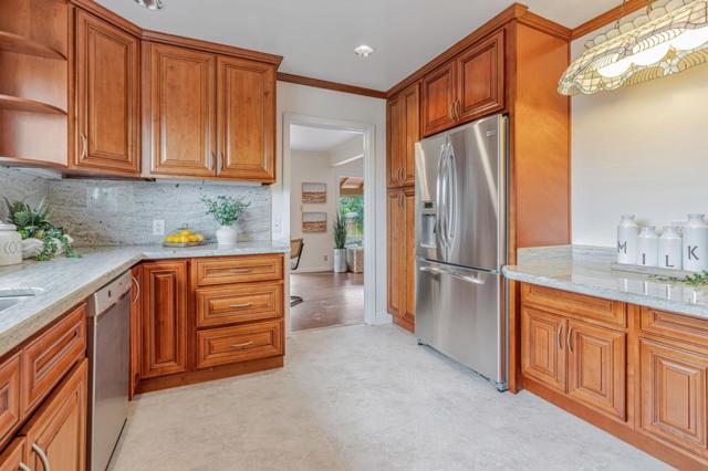 18 Queen Anne Court, Millbrae CA: https://media.crmls.org/mediaz/e26a76f4-9891-4a91-979f-b97392d35c79.jpg