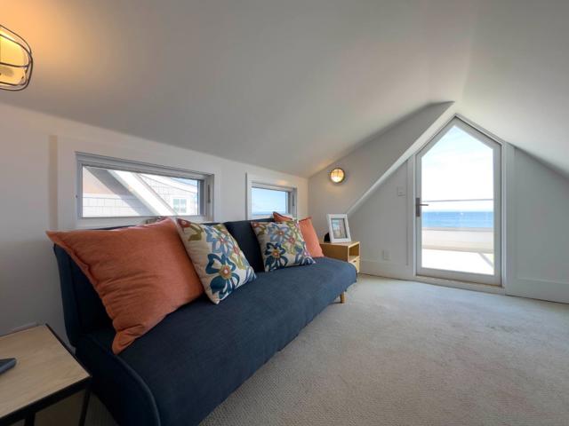 2601 E Cliff, Santa Cruz CA: https://media.crmls.org/mediaz/e26aba04-b85e-43c8-8ac1-fed5d7863086.jpg