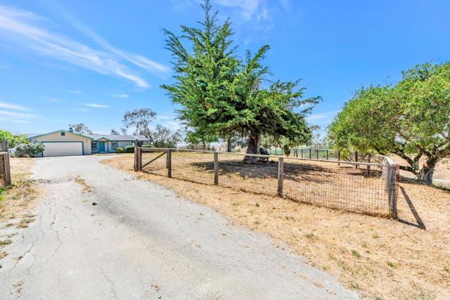 501 Trail Drive, Moss Landing CA: https://media.crmls.org/mediaz/e26bb08c-3082-4ca0-b334-e54e4d876918.jpg
