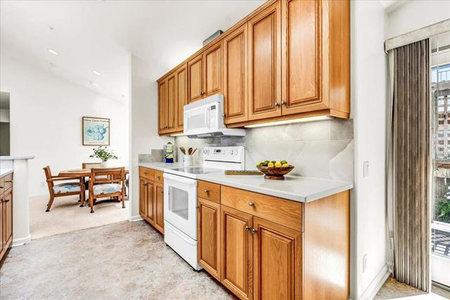 1037 Shell Avenue, Pacific Grove CA: https://media.crmls.org/mediaz/e26c4753-44e6-4e23-8fec-04d7c04895e4.jpg
