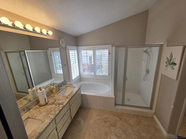 7444 Mason Heights Lane, San Diego CA: https://media.crmls.org/mediaz/e26c7ac8-f9cb-49b7-8c8d-f55a9fc0a4b2.jpg
