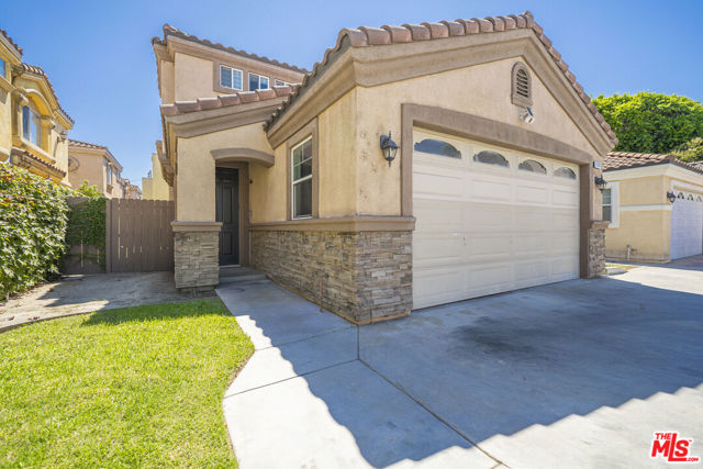 8004 Rose Street, Paramount CA: https://media.crmls.org/mediaz/e26cd028-fcd2-44ed-8e5b-d8342a324ce5.jpg