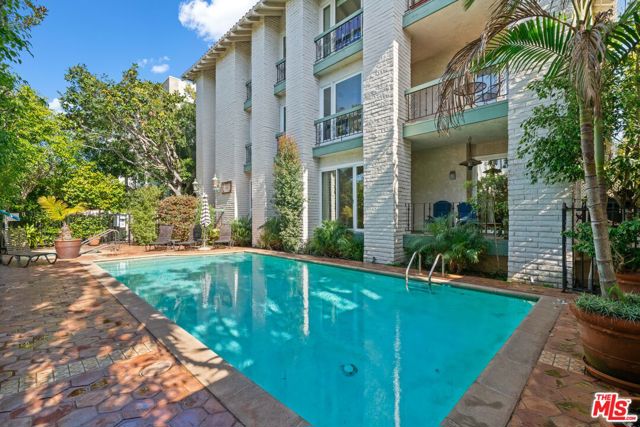 502 San Vicente Boulevard, Santa Monica CA: https://media.crmls.org/mediaz/e26d5560-f434-4c95-8ebc-83db706853d0.jpg