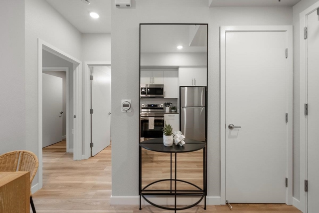 260 260 Brooklyn Basin Way, Oakland CA: https://media.crmls.org/mediaz/e26d5f88-e3c7-4830-8e15-5c2fd7933b2d.jpg