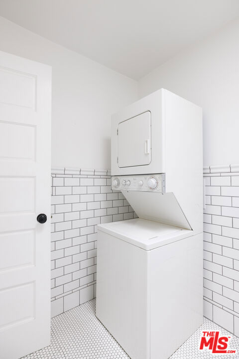 2191 El Sereno Avenue, Altadena CA: https://media.crmls.org/mediaz/e26de885-761a-46ef-a1a4-45ce84306d67.jpg