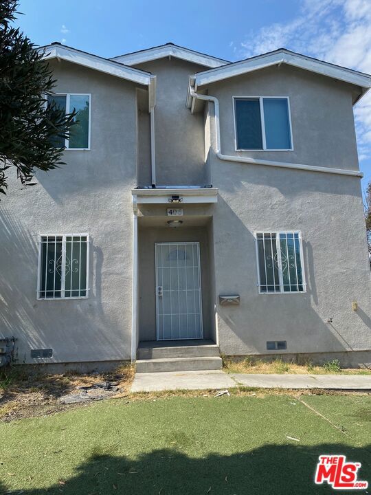 10217 S Grand Avenue, Los Angeles CA: https://media.crmls.org/mediaz/e26e180d-51cb-4369-b91f-bd79b69a4cfc.jpg