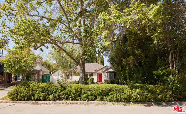 14273 Greenleaf Street photo 1