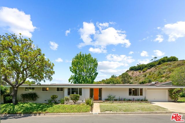 1135 Las Lomas Avenue, Pacific Palisades, California 90272, 4 Bedrooms Bedrooms, ,2 BathroomsBathrooms,Single Family Residence,For Sale,Las Lomas,24406707