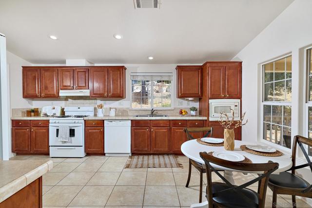 14625 Mussey Grade Rd, Ramona CA: https://media.crmls.org/mediaz/e27022dc-9ee6-45f1-965c-7dd2d3e5311e.jpg