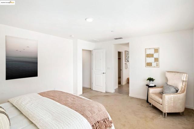 112 Willowrun Way, Oakley CA: https://media.crmls.org/mediaz/e2716d1a-d3ef-41e5-91d1-3bc4ef96acae.jpg