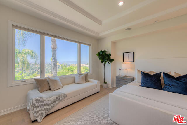 3791 WINFORD Drive, Tarzana CA: https://media.crmls.org/mediaz/e2717232-61fd-4b28-b3b7-0d0ba85ae060.jpg