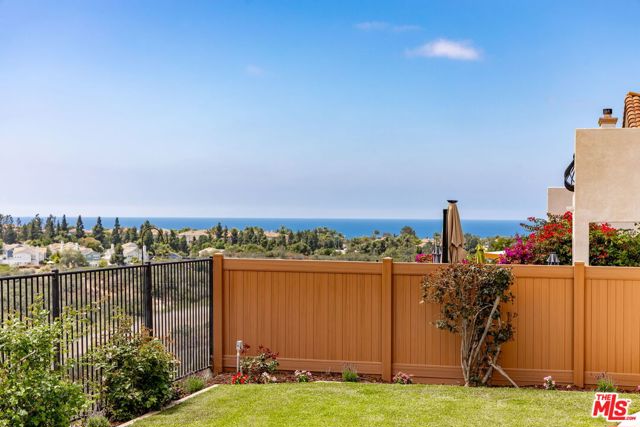 1537 Turquoise Drive, Carlsbad CA: https://media.crmls.org/mediaz/e2724275-3e8d-41cf-afea-0886393747b4.jpg