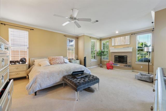 Detail Gallery Image 15 of 34 For 8368 Entreken Way, San Diego,  CA 92129 - 4 Beds | 4 Baths