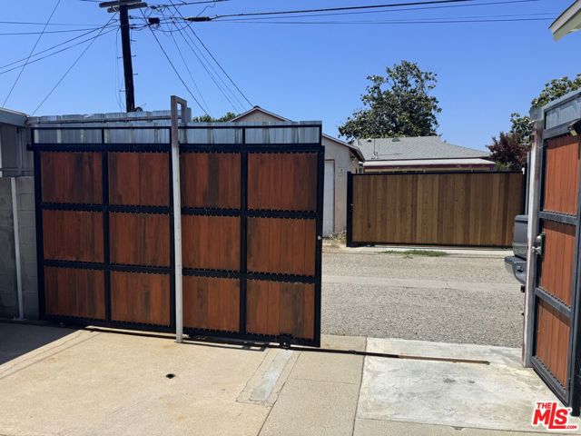 11533 National Boulevard, Los Angeles CA: https://media.crmls.org/mediaz/e27399fb-2f21-4643-866d-a37ac76e2624.jpg
