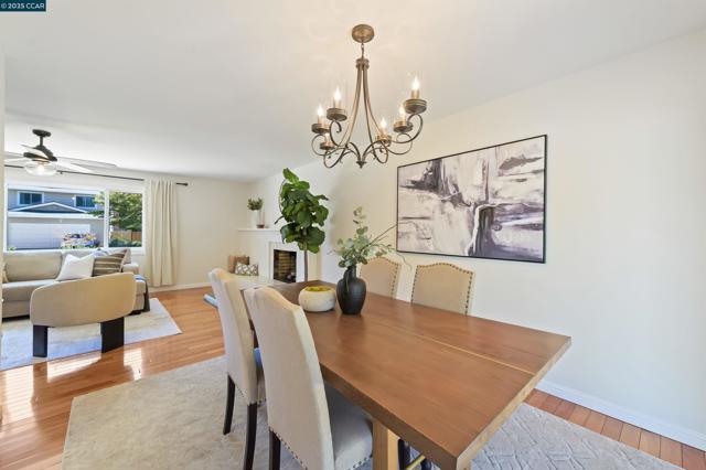 2172 La Salle Dr, Walnut Creek CA: https://media.crmls.org/mediaz/e273b313-bf15-48bb-9af4-403295120467.jpg