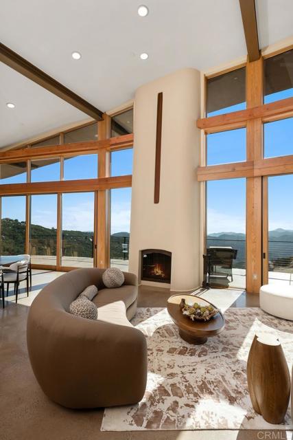 10027 Tall Oak Drive, Escondido CA: https://media.crmls.org/mediaz/e273be24-9ae4-4bfc-b0e0-5b2825a6c486.jpg